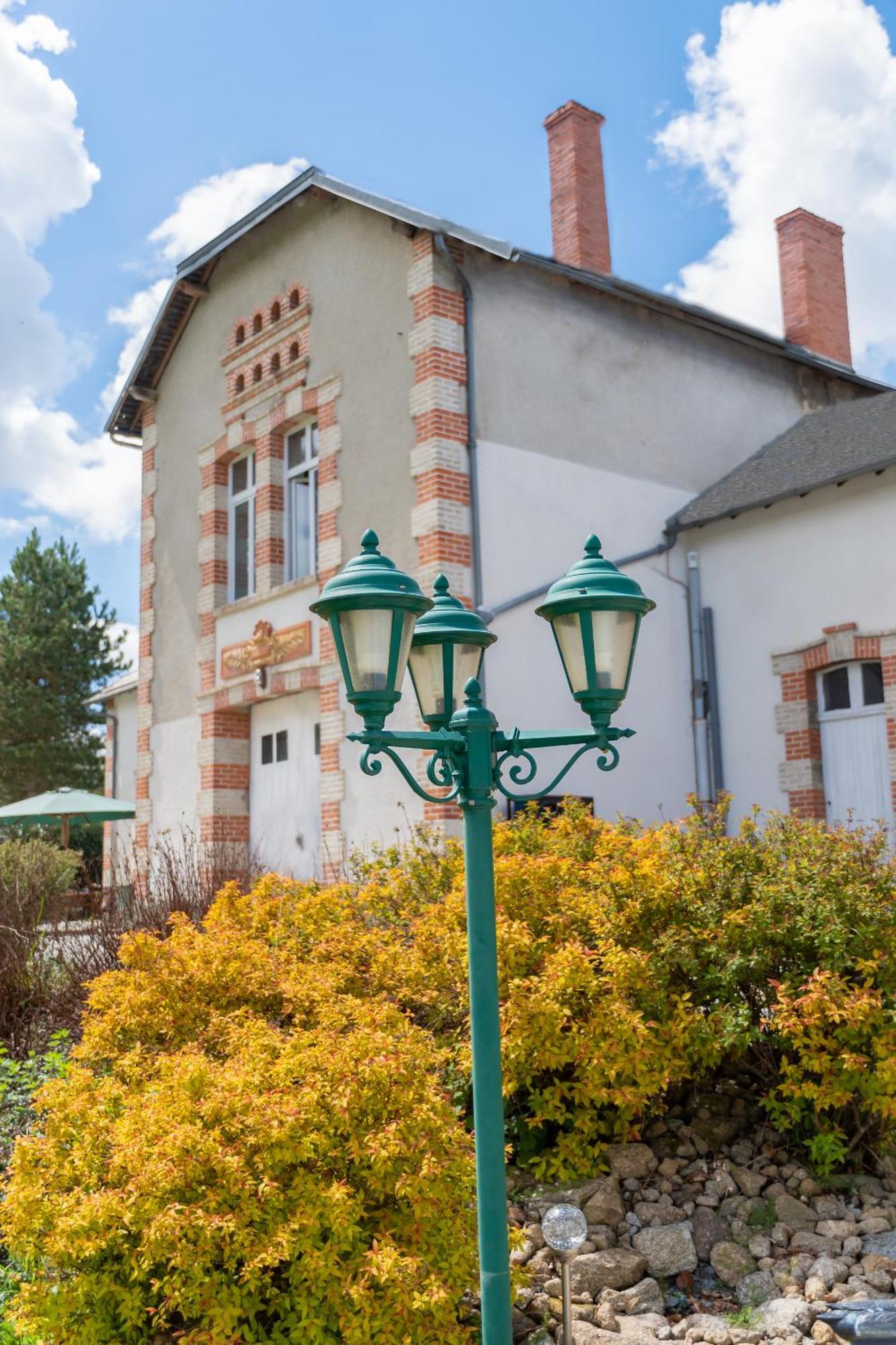 Bed and Breakfast Chateau De Chazelpaud Saint-Bard Exterior foto